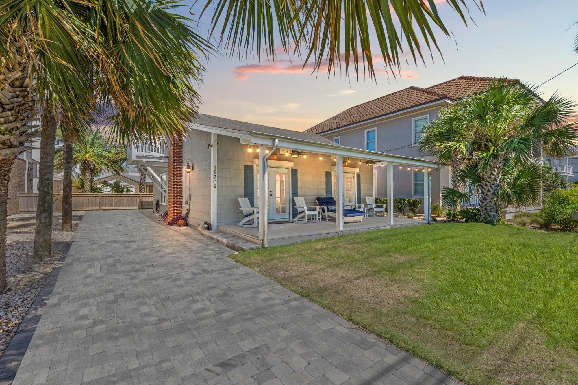 Cute Steps To The Beach! Panama Beach, Fl! Holiday home